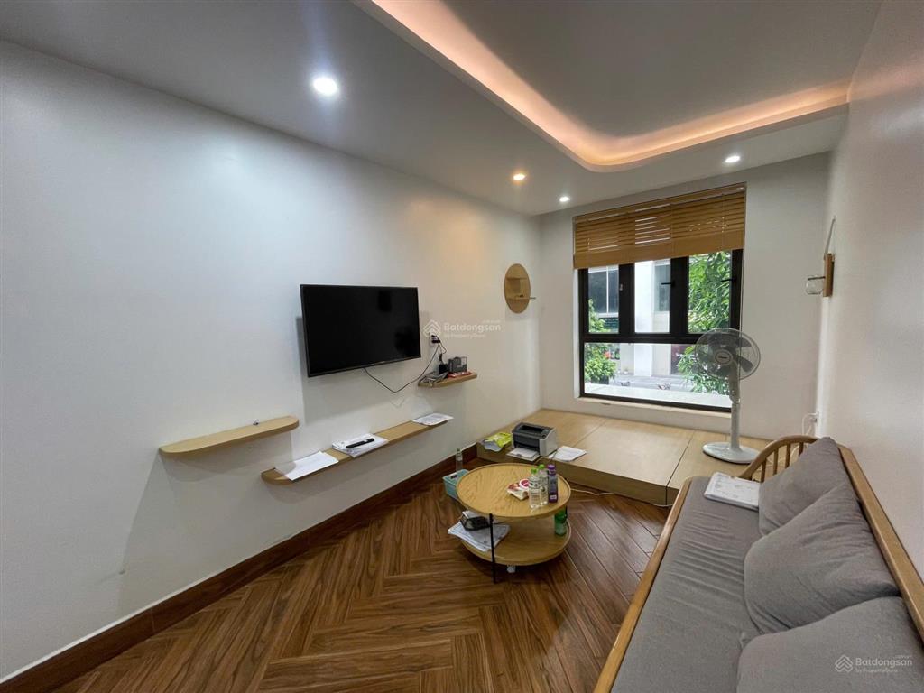 Cho thuê căn hộ cao cấp 2 phòng ngủ (90m²) tại waterfront city.