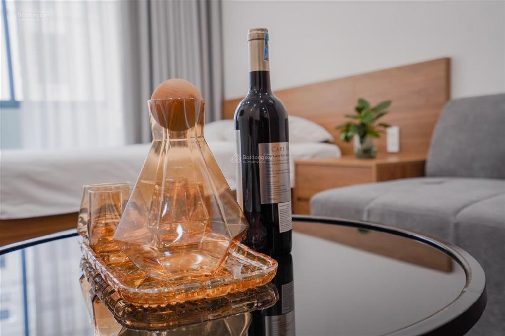 Cho thuê căn hộ dịch vụ vinhomes marina, 1 ngủ tách bếp (35m2).