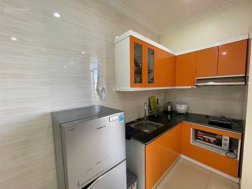 Cho thuê căn hộ waterfront city, 1 phòng ngủ rộng (40m²), có ban công thoáng.