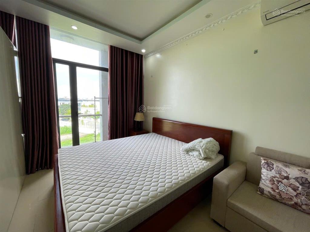 Cho thuê căn hộ waterfront city, 1 phòng ngủ rộng (40m²), có ban công thoáng.