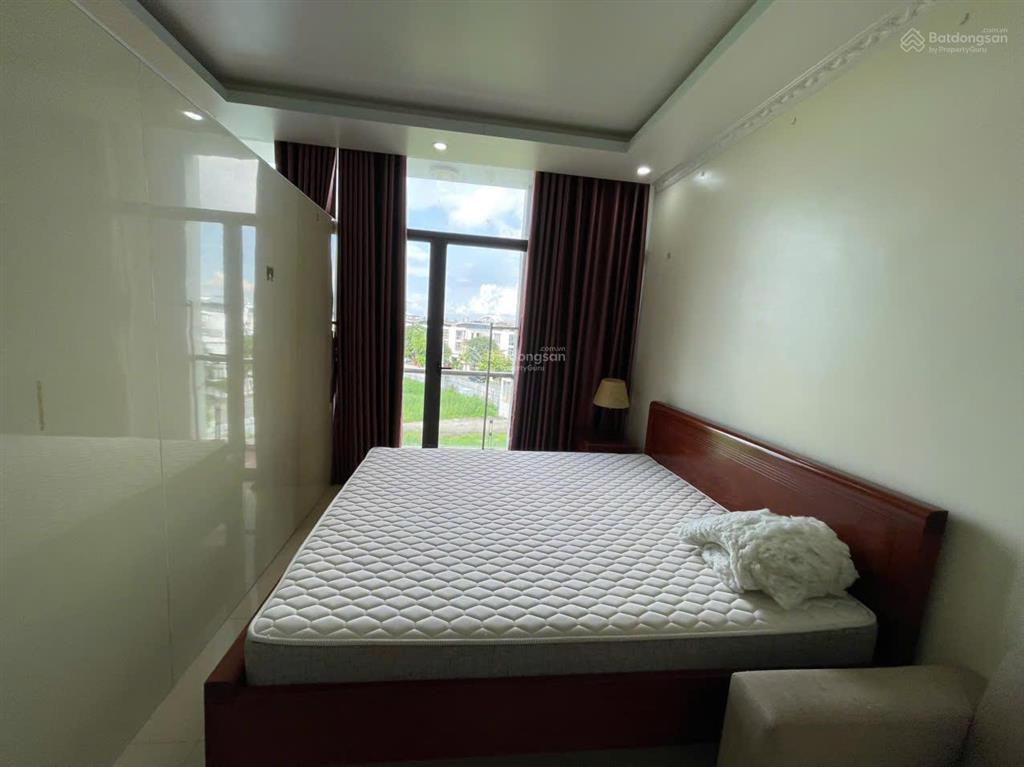 Cho thuê căn hộ waterfront city, 1 phòng ngủ rộng (40m²), có ban công thoáng.
