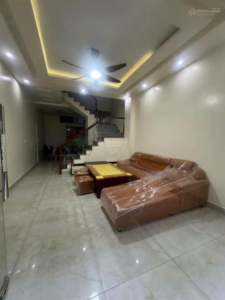 Cho thuê nhà nguyên căn phố văn cao, dt 50m², 5 phòng ngủ.