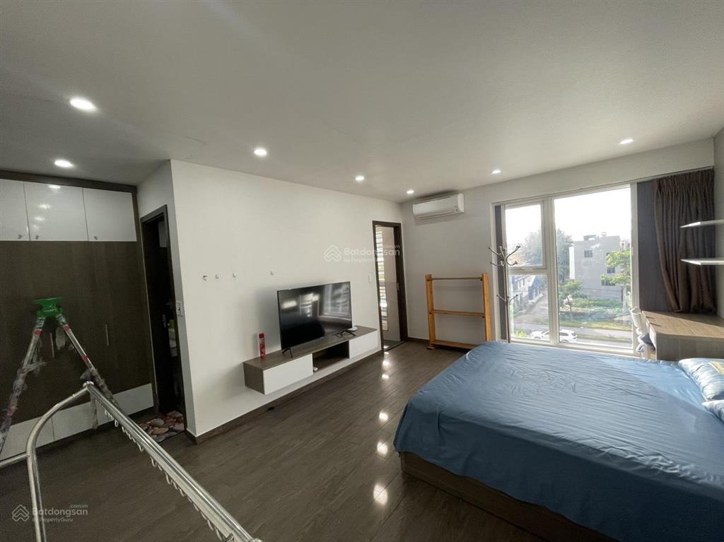 Cho thuê căn hộ 1 ngủ tách bếp rộng (42m2) waterfront city.