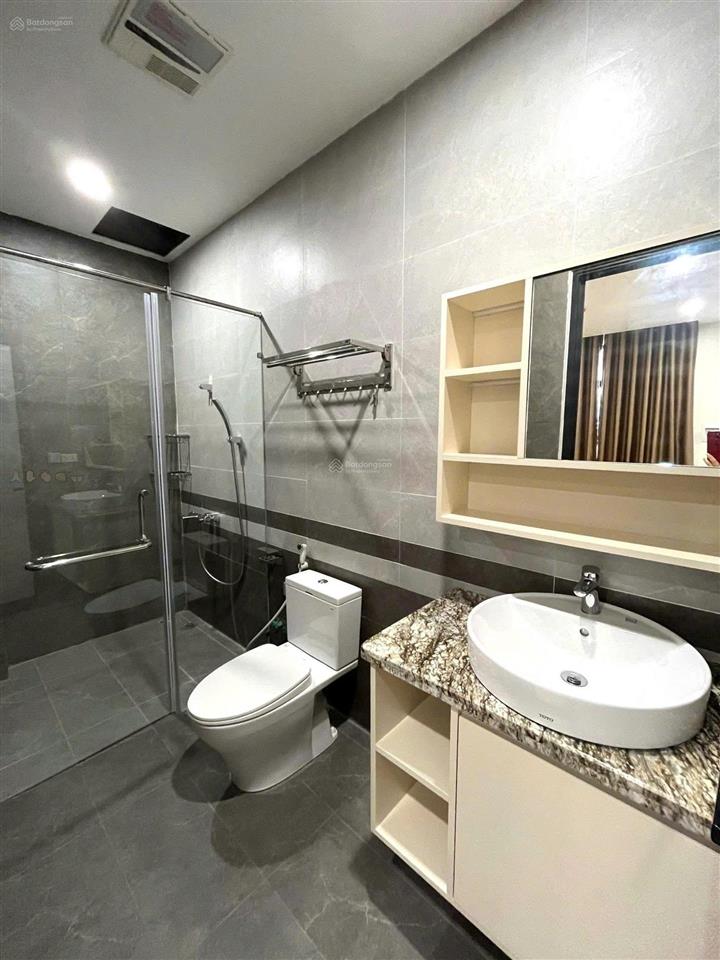 Cho thuê căn hộ dịch vụ 1 ngủ (studio) 30m2 vinhomes marina