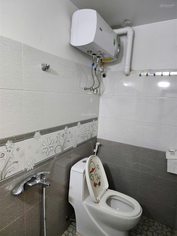 Cho thuê nhà mặt phố văn cao, dt 45m2, 4 phòng ngủ full đồ, vị trí đẹp.