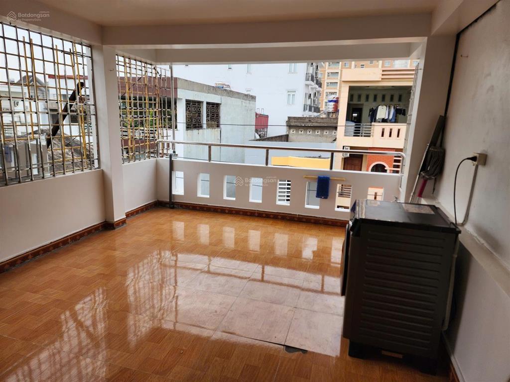 Cho thuê nhà mặt phố văn cao, dt 45m2, 4 phòng ngủ full đồ, vị trí đẹp.