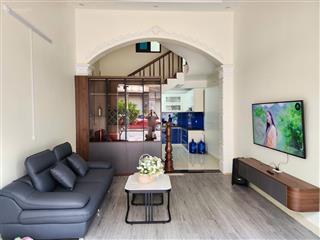 Cho thuê nhà mặt phố văn cao, dt 45m2, 4 phòng ngủ full đồ, vị trí đẹp.