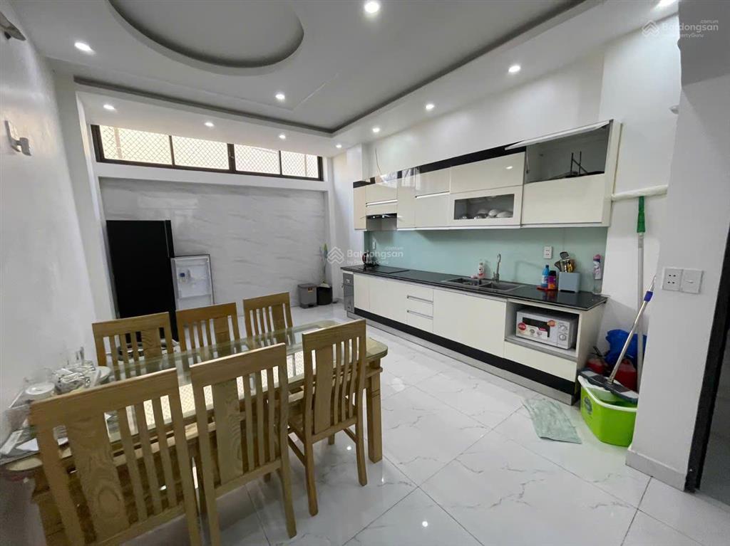 Cho thuê nguyên căn phố văn cao, dt 75m2, 5 p.ngủ khép kín.
