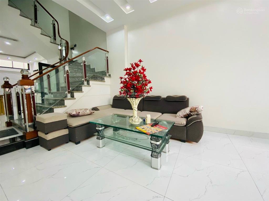 Cho thuê nguyên căn phố văn cao, dt 75m2, 5 p.ngủ khép kín.
