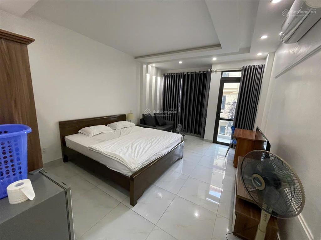 Cho thuê nguyên căn phố văn cao, dt 75m2, 5 p.ngủ khép kín.