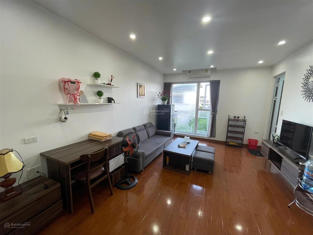 Cho thuê căn hộ dịch vụ 1 ngủ tách bếp (40m2) waterfront city.