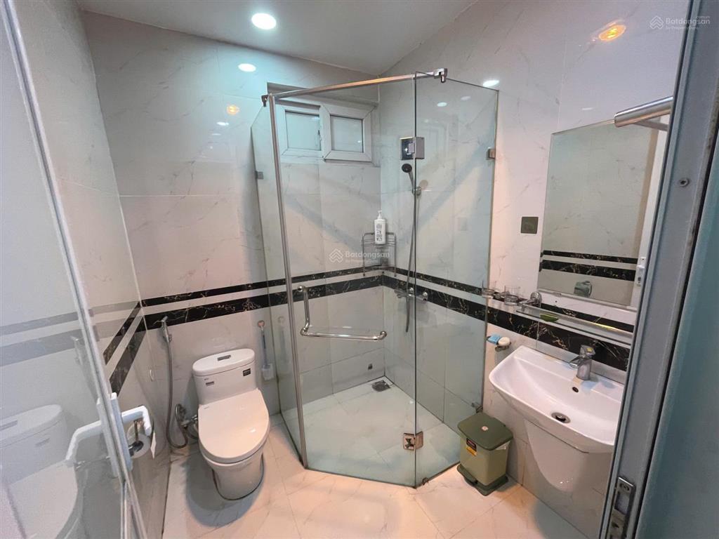 Cho thuê căn hộ dịch vụ 1 ngủ tách bếp (40m2) waterfront city.