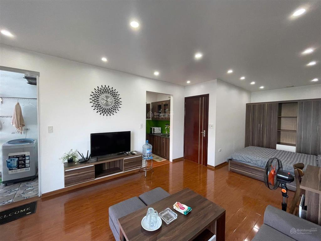 Cho thuê căn hộ dịch vụ 1 ngủ tách bếp (40m2) waterfront city.