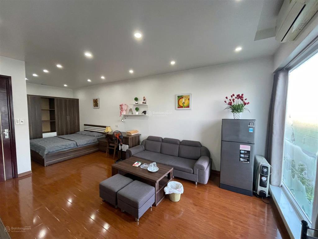 Cho thuê căn hộ dịch vụ 1 ngủ tách bếp (40m2) waterfront city.