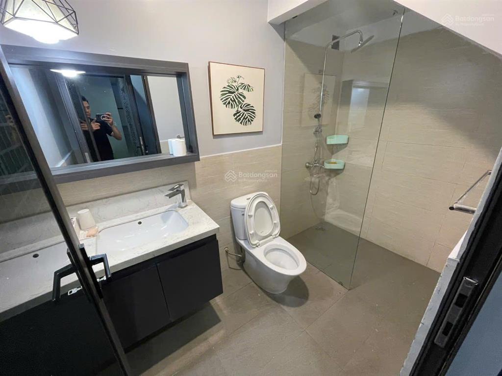 Cho thuê căn hộ dịch vụ 2 ngủ rộng waterfront city, dt 80m2.