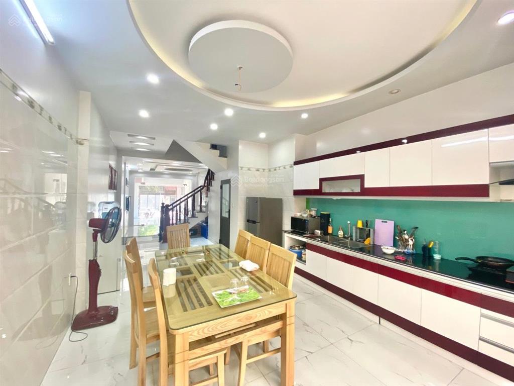 Cho thuê nhà nguyên căn phố văn cao, dt80m2, 5 ngủ khép kín.