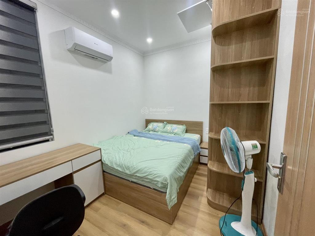 Cho thuê căn hộ dịch vụ 2 phòng ngủ rộng (70m2) vinhomes marina.