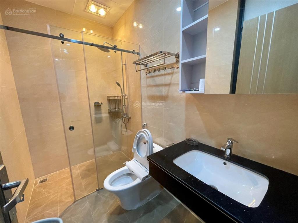 Cho thuê căn hộ dịch vụ 2 phòng ngủ rộng (70m2) vinhomes marina.