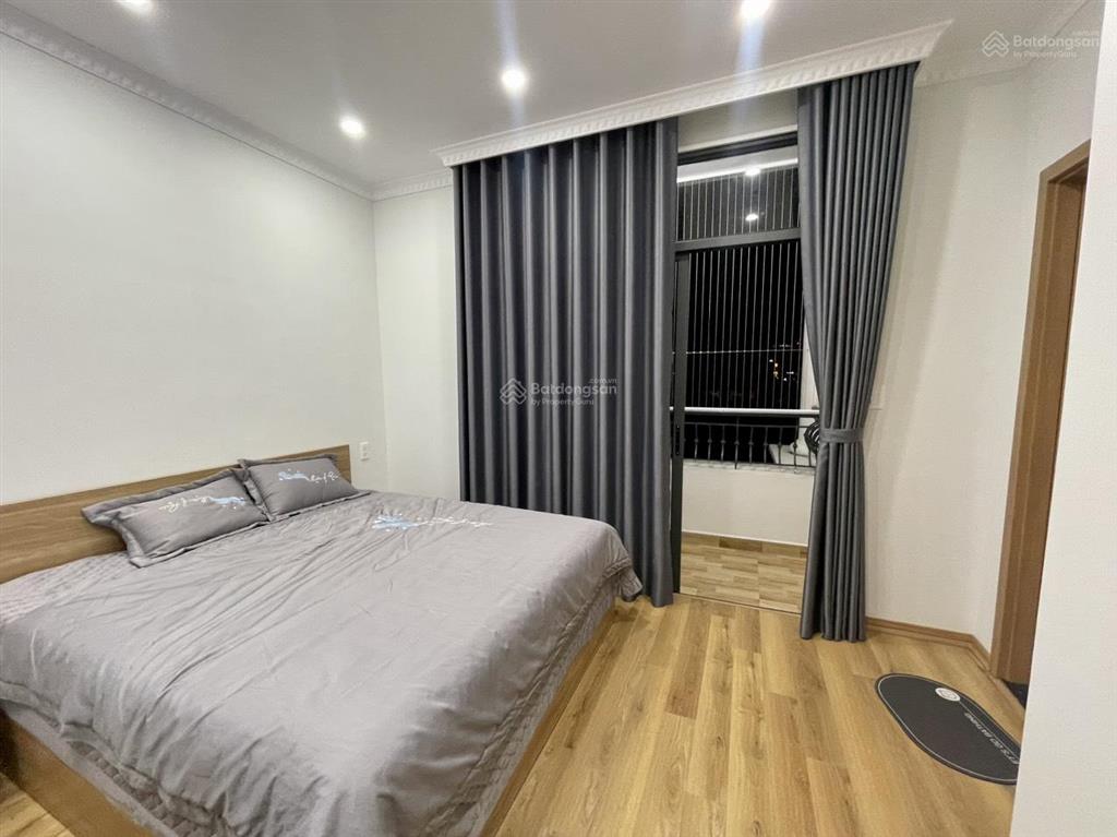 Cho thuê căn hộ dịch vụ 2 phòng ngủ rộng (70m2) vinhomes marina.