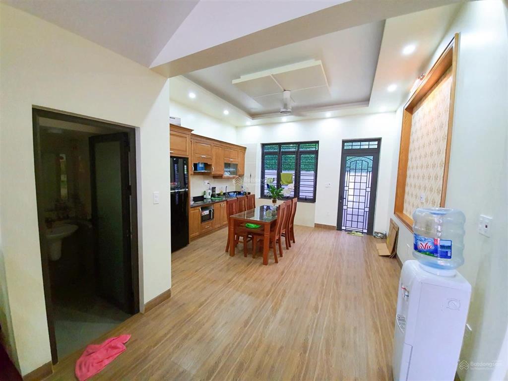 Cho thuê nhà nguyên căn phố văn cao, dt 80m2, 7 ngủ khép kín.