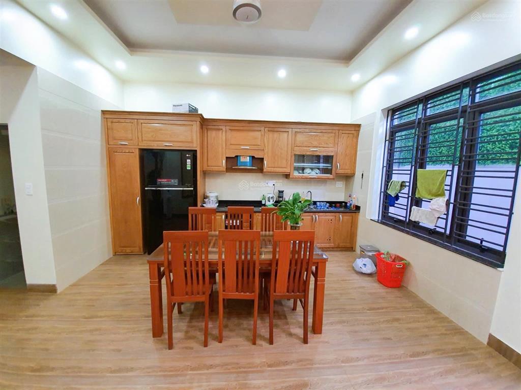 Cho thuê nhà nguyên căn phố văn cao, dt 80m2, 7 ngủ khép kín.