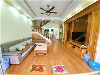 Cho thuê nhà nguyên căn phố văn cao, dt 80m2, 7 ngủ khép kín.