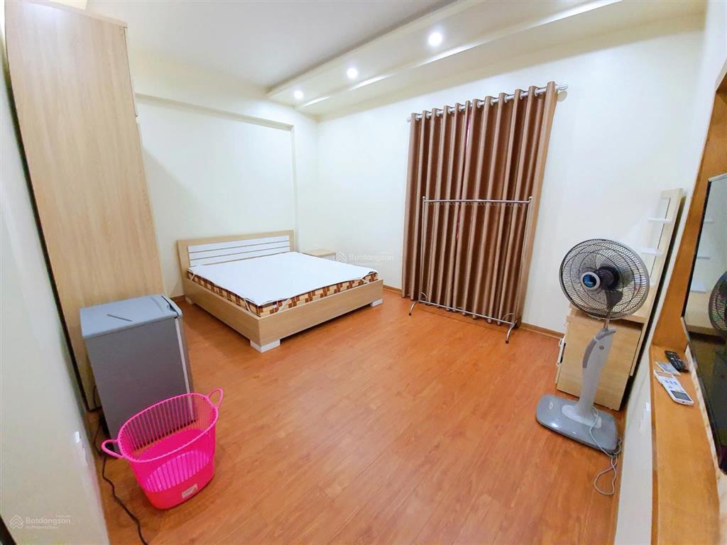 Cho thuê nhà nguyên căn phố văn cao, dt 80m2, 7 ngủ khép kín.