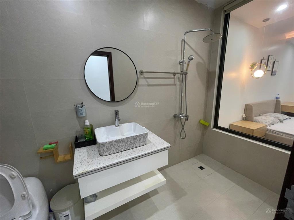 Cho thuê căn hộ dịch vụ 2 phòng ngủ rộng (80m2) tại waterfront city.