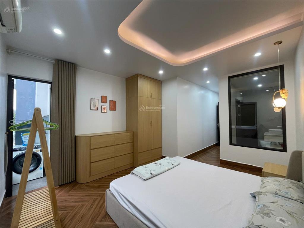 Cho thuê căn hộ dịch vụ 2 phòng ngủ rộng (80m2) tại waterfront city.