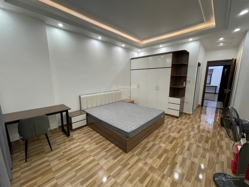 Cho thuê nhà phố văn cao, dt 60m2, 4 phòng ngủ, nội thất mới