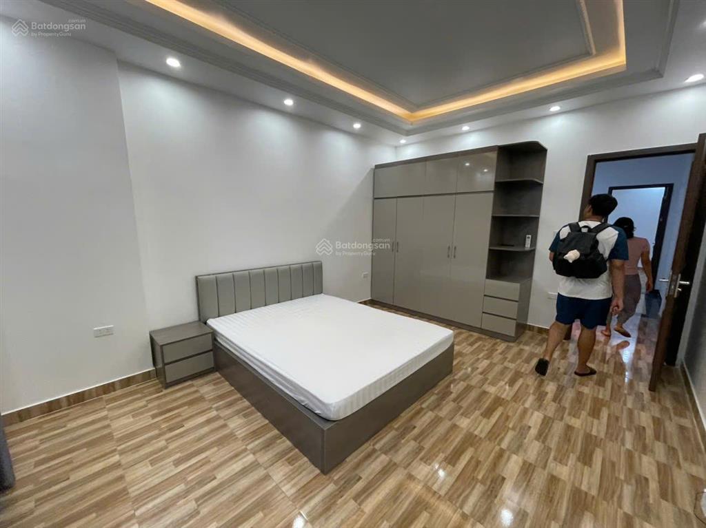 Cho thuê nhà phố văn cao, dt 60m2, 4 phòng ngủ, nội thất mới