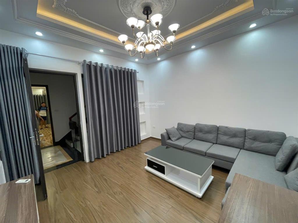 Cho thuê nhà phố văn cao, dt 60m2, 4 phòng ngủ, nội thất mới