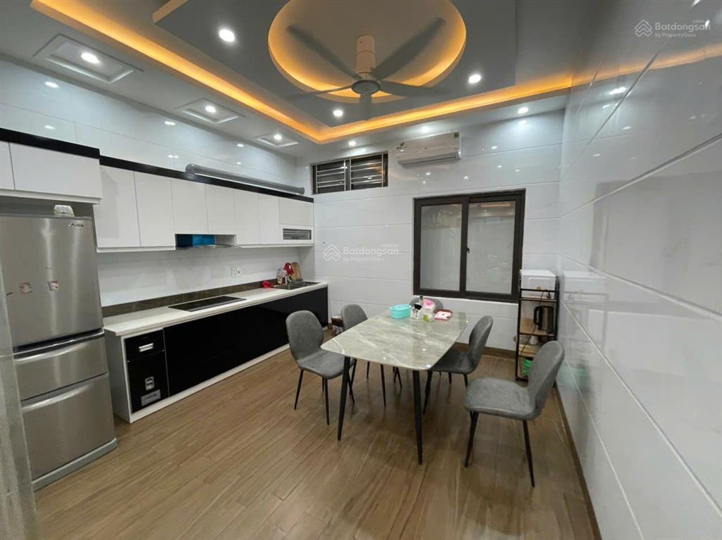 Cho thuê nhà phố văn cao, dt 60m2, 4 phòng ngủ, nội thất mới