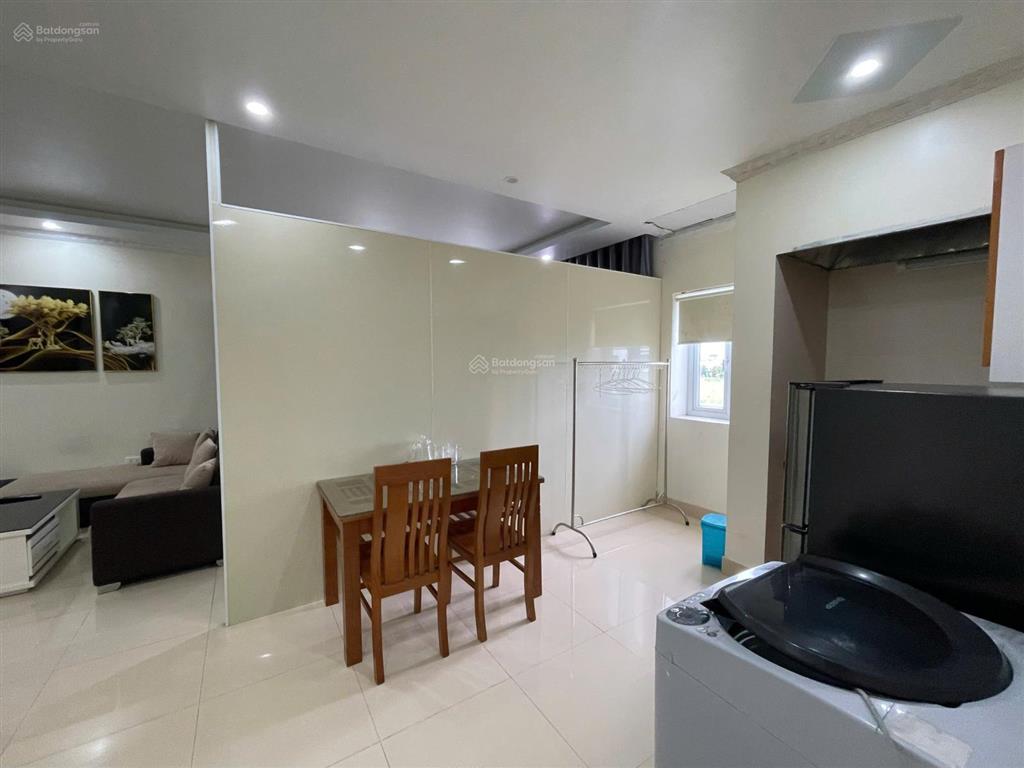 Cho thuê căn hộ dịch vụ 1 ngủ full đồ rộng (40m2) tại waterfront city.