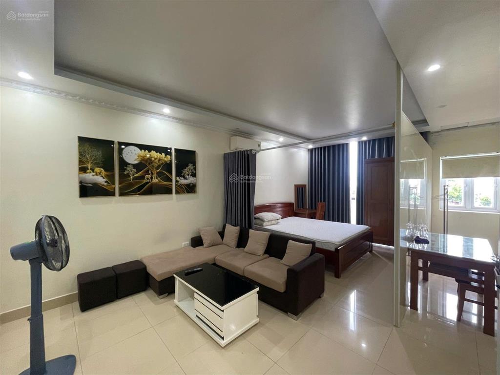 Cho thuê căn hộ dịch vụ 1 ngủ full đồ rộng (40m2) tại waterfront city.