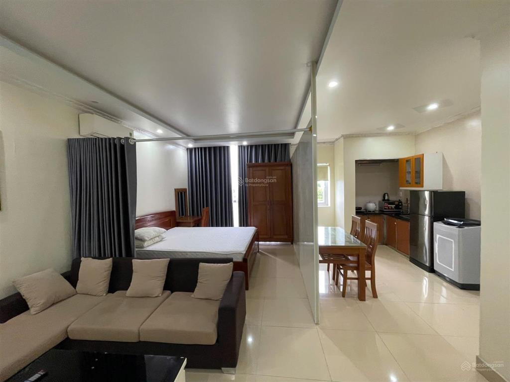 Cho thuê căn hộ dịch vụ 1 ngủ full đồ rộng (40m2) tại waterfront city.