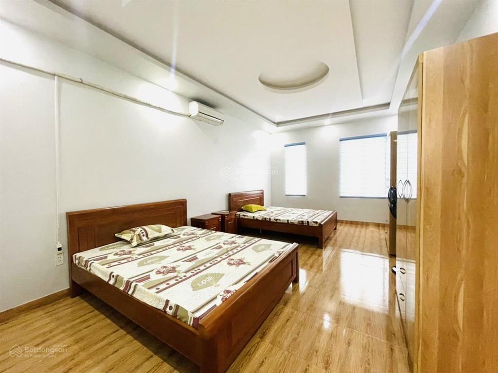 Cho thuê nhà nguyên căn phố văn cao, dt 55m2, 4 phòng ngủ full đồ.