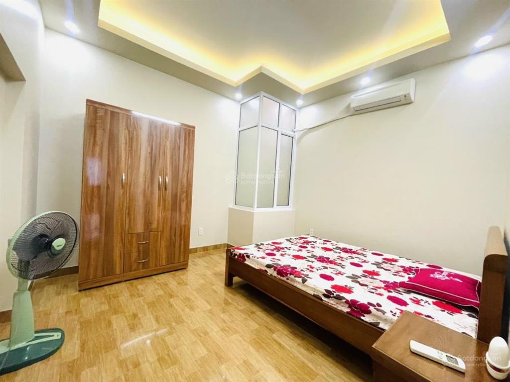 Cho thuê nhà nguyên căn phố văn cao, dt 55m2, 4 phòng ngủ full đồ.