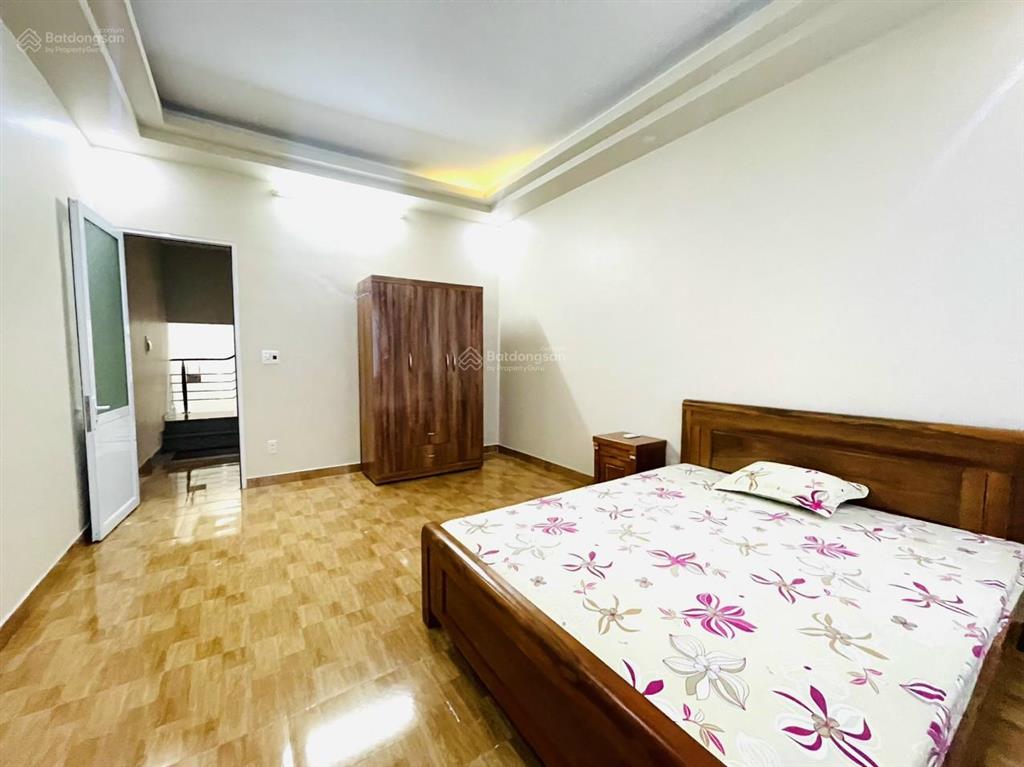 Cho thuê nhà nguyên căn phố văn cao, dt 55m2, 4 phòng ngủ full đồ.