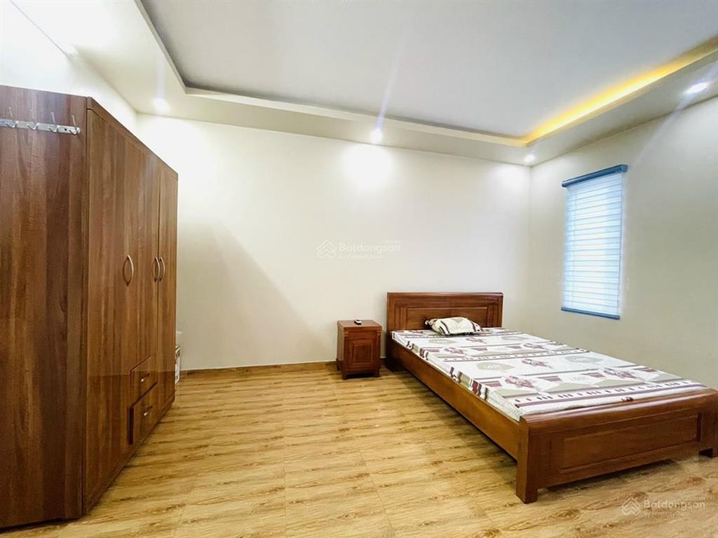Cho thuê nhà nguyên căn phố văn cao, dt 55m2, 4 phòng ngủ full đồ.