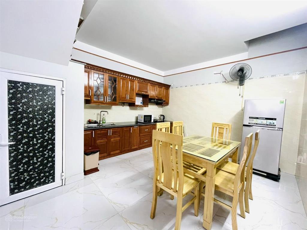 Cho thuê nhà nguyên căn phố văn cao, dt 55m2, 4 phòng ngủ full đồ.