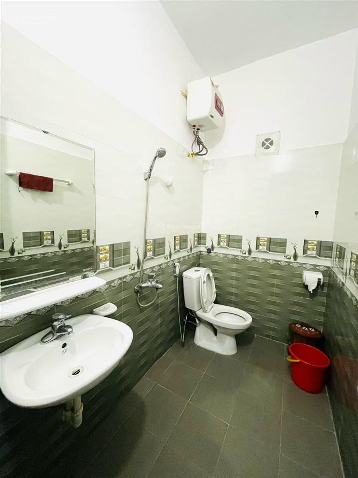Cho thuê nhà nguyên căn phố văn cao, dt 55m2, 4 phòng ngủ full đồ.