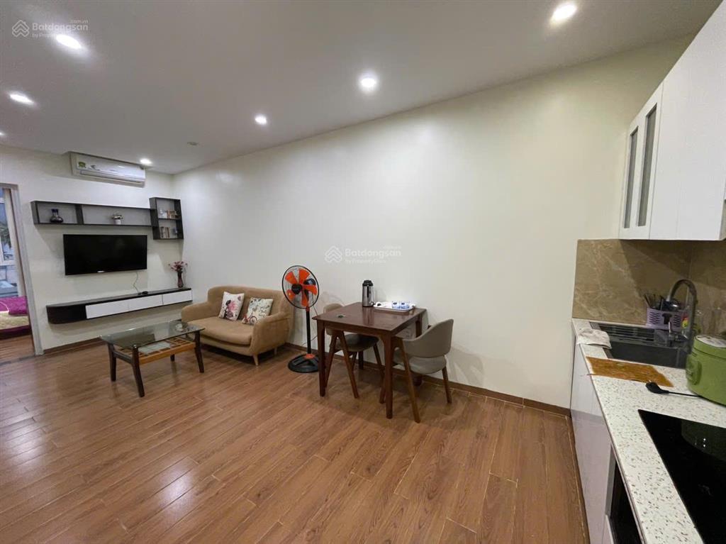 Cho thuê căn hộ dịch vụ 2 phòng ngủ rộng (80m2) waterfront city.