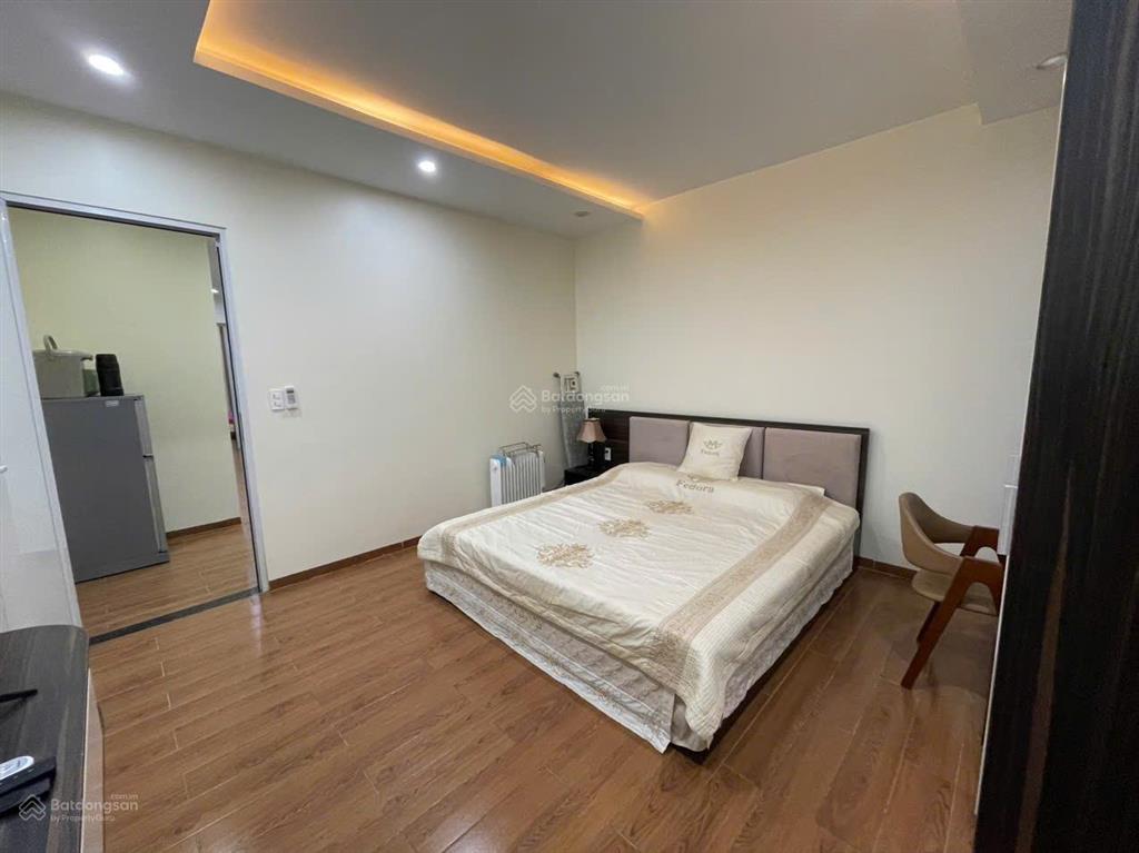 Cho thuê căn hộ dịch vụ 2 phòng ngủ rộng (80m2) waterfront city.