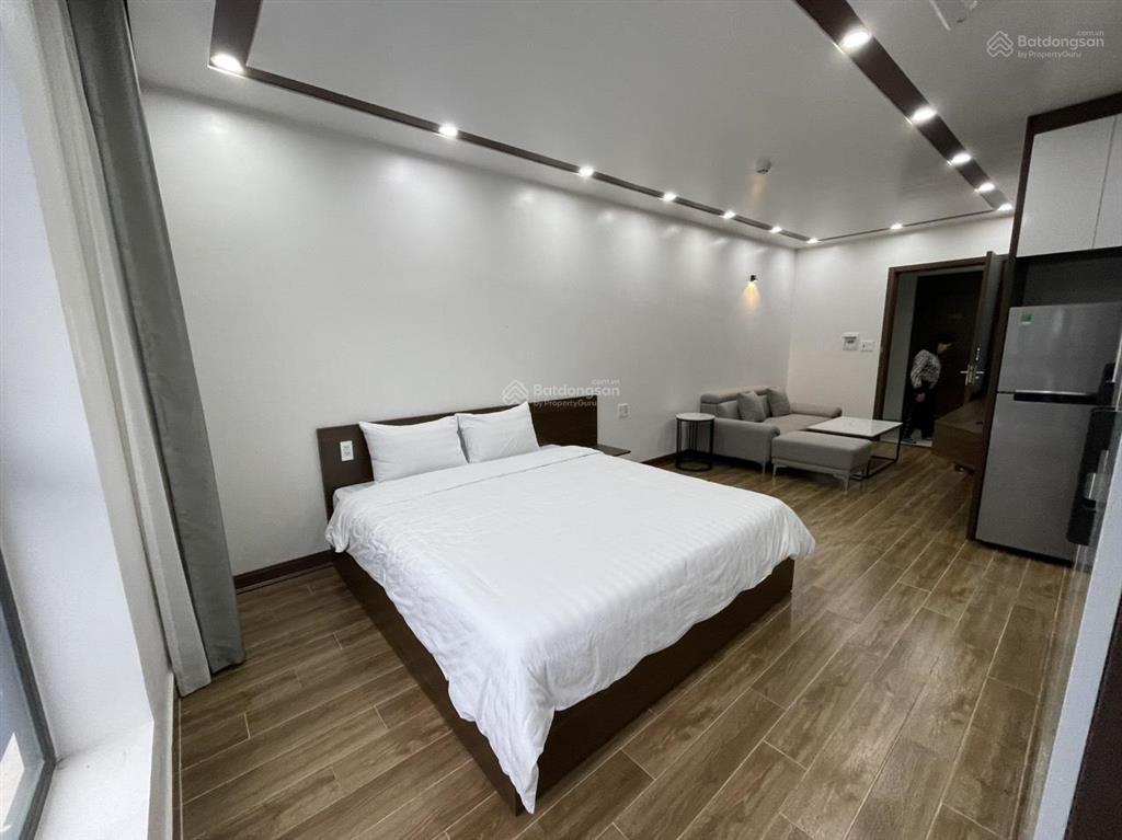Cho thuê căn hộ dịch vụ 1 ngủ (40m2) full đồ waterfront city.