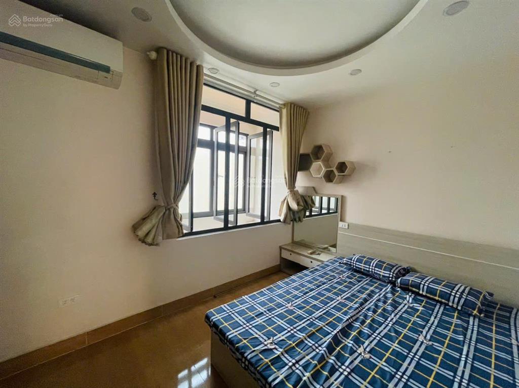 Cho thuê nhà khu phân lô văn cao, dt 45m2, 4 p.ngủ full đồ.