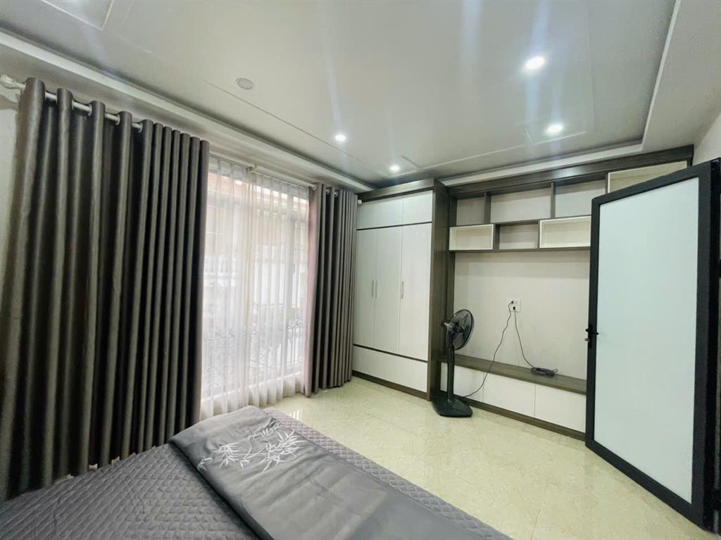 Cho thuê nhà khu phân lô văn cao, dt 45m2, 4 p.ngủ full đồ.