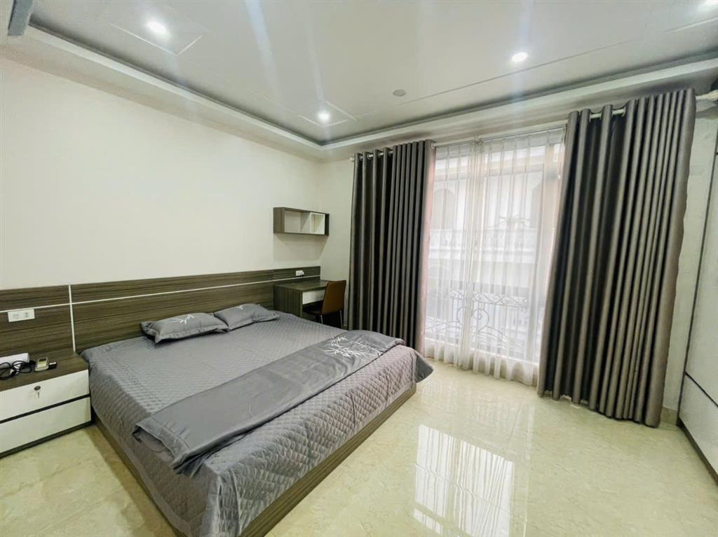 Cho thuê nhà khu phân lô văn cao, dt 45m2, 4 p.ngủ full đồ.