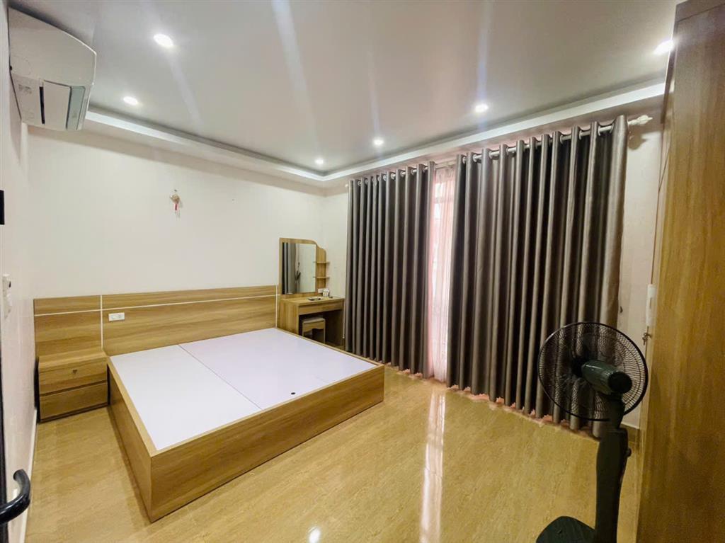 Cho thuê nhà khu phân lô văn cao, dt 45m2, 4 p.ngủ full đồ.