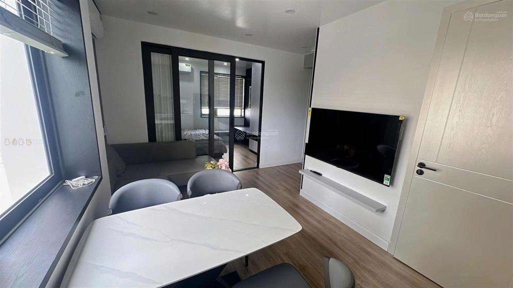 Cho thuê căn hộ cao cấp 1 ngủ full đồ rộng (40m2) waterfront city